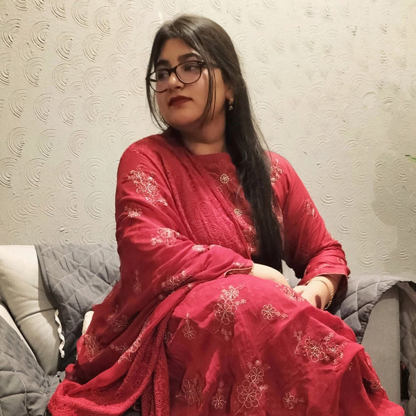 wania-khan author photograph